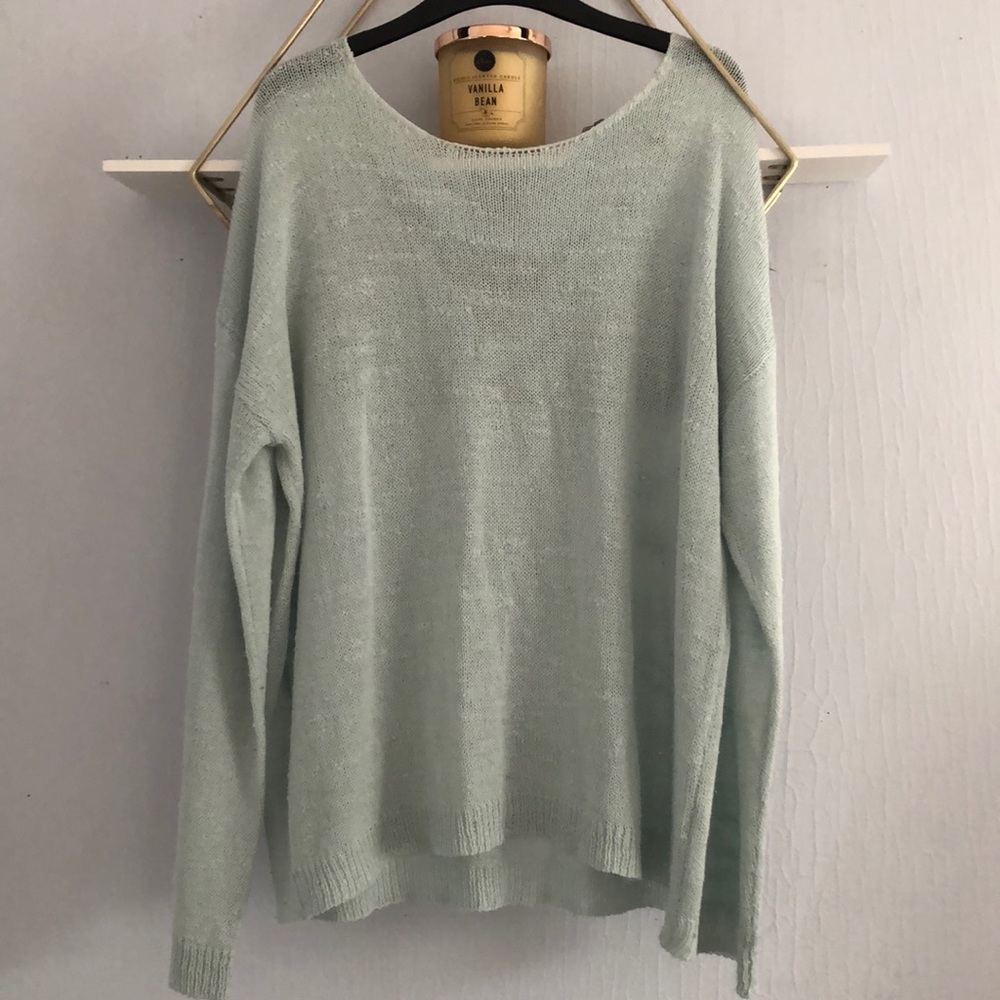 Barely worn light sweater